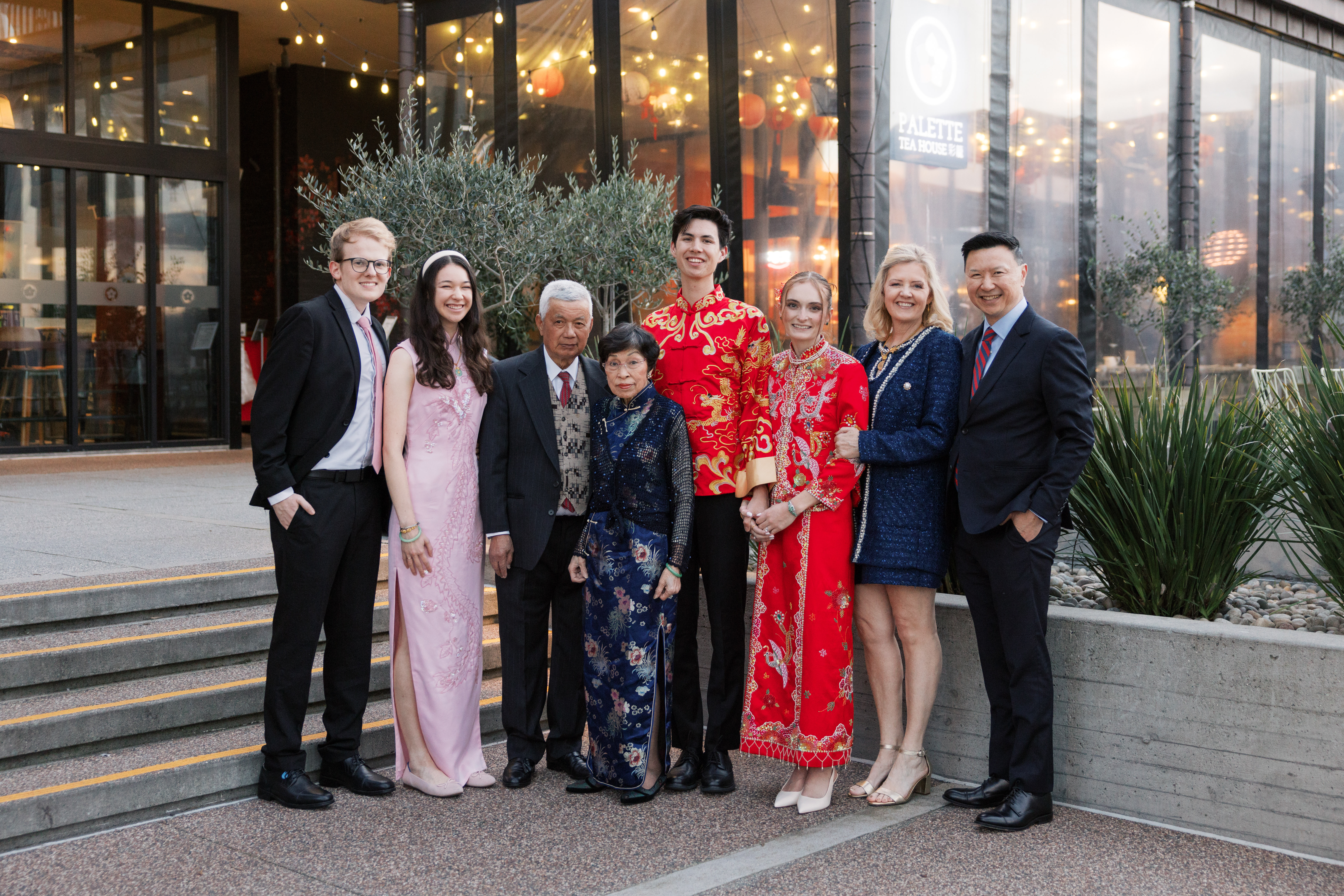 Both families at the wedding in formal and traditional Chinese attire